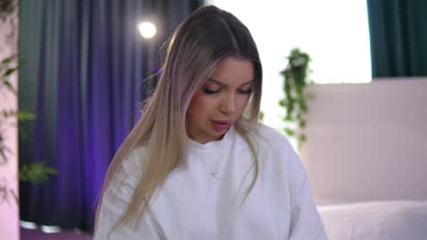 Arielle online show from April 23, 5:41 am