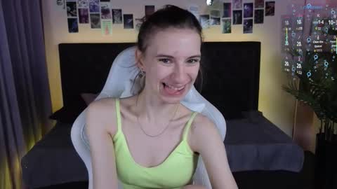 Snapshot of _ash_leyy_ chatting on October 13, 1:27 am _ash_leyy_ online show from October 13, 1:27 am