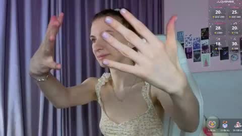 _ash_leyy_ online show from April 11, 1:32 am