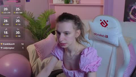 Snapshot of _ash_leyy_ chatting on May 24, 1:32 am _ash_leyy_ online show from May 24, 1:32 am