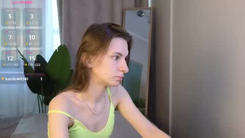 Snapshot of _ash_leyy_ chatting on June 21, 1:30 am _ash_leyy_ online show from June 21, 1:30 am