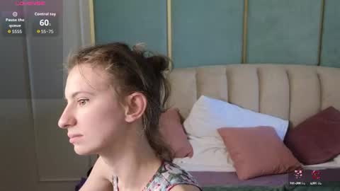 Snapshot of _ash_leyy_ chatting on August 3, 1:26 am _ash_leyy_ online show from August 3, 1:26 am