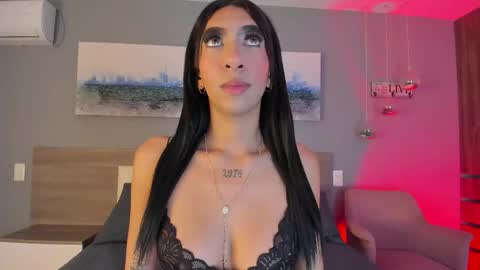 Snapshot of _ashly_77 chatting on October 31, 1:45 pm Ashly online show from October 31, 1:45 pm