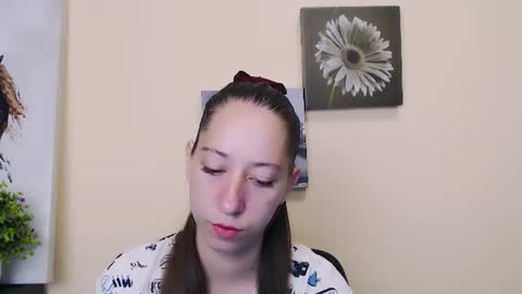Snapshot of _astraia_ chatting on June 18, 6:57 am _astraia_ online show from June 18, 6:57 am