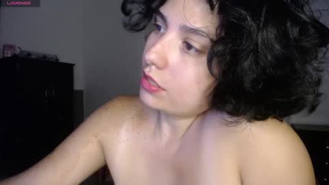 Snapshot of _atenea_golden chatting on January 18, 2:47 am atenea online show from January 18, 2:47 am