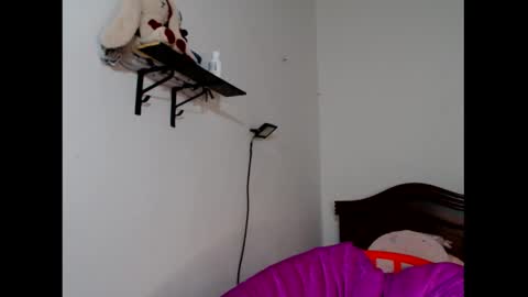 Snapshot of _atenea_golden chatting on October 11, 6:34 am atenea online show from October 11, 6:34 am