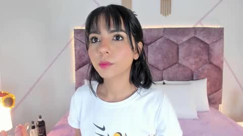 Snapshot of _aurora_collins_ chatting on October 23, 12:04 pm _aurora_collins_ online show from October 23, 12:04 pm