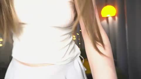 _aurora_lane online show from July 12, 12:29 pm