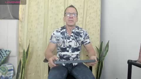 Axel online show from July 8, 11:48 am
