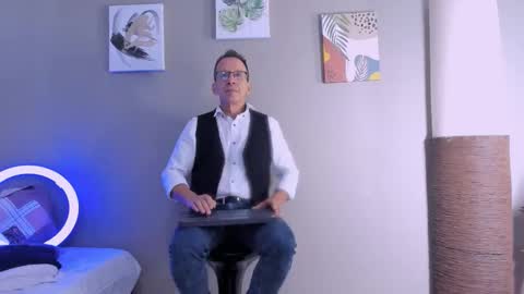 _axelking_ online show from November 21, 11:42 am