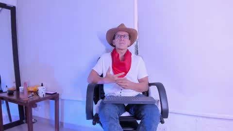 _axelking_ online show from February 2, 11:31 am