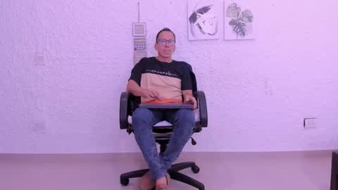 _axelking_ online show from February 16, 11:39 am