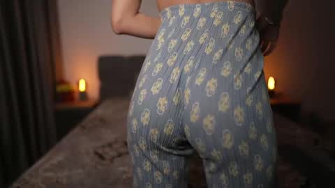 Snapshot of _ayya chatting on February 15, 6:44 am _ayya online show from February 15, 6:44 am