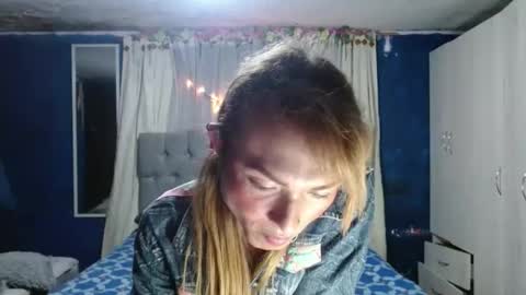 Snapshot of _azalea_65 chatting on October 9, 2:31 am _azalea_65 online show from October 9, 2:31 am