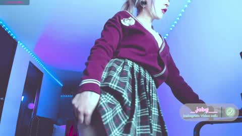 Lunita  online show from December 17, 4:01 am