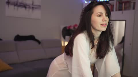 Snapshot of _blackbee_ chatting on December 4, 12:08 am Lili online show from December 4, 12:08 am