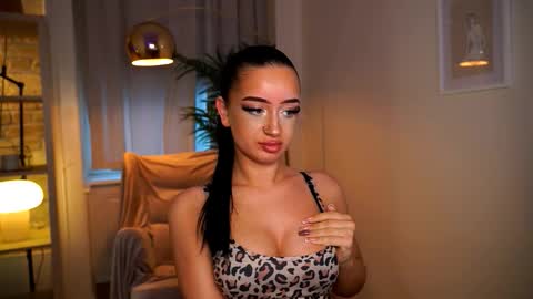 Pearl online show from February 19, 3:30 pm