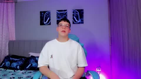 _blake_boy online show from December 2, 6:19 am