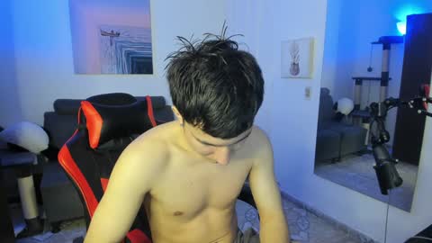 Snapshot of _blakee chatting on January 1, 1:37 am B L A K E online show from January 1, 1:37 am