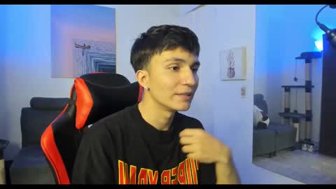 Snapshot of _blakee chatting on January 23, 7:11 am B L A K E online show from January 23, 7:11 am