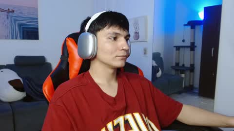 Snapshot of _blakee chatting on February 6, 6:40 am B L A K E online show from February 6, 6:40 am