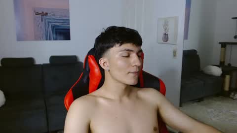 Snapshot of _blakee chatting on March 12, 8:52 pm B L A K E online show from March 12, 8:52 pm