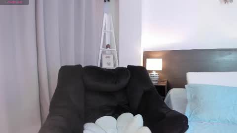Snapshot of _bleuelune chatting on June 13, 1:36 am Mary online show from June 13, 1:36 am