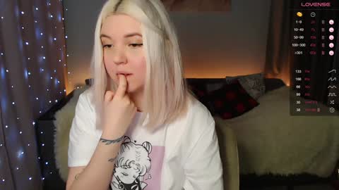 Elizabeth online show from December 12, 8:32 pm