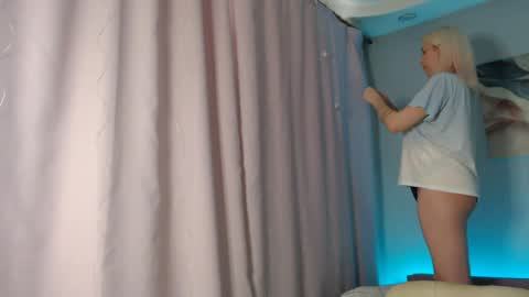 Elizabeth online show from December 17, 8:45 am