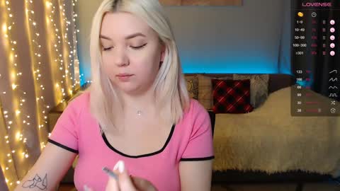 Elizabeth online show from December 23, 6:27 pm