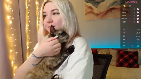 Elizabeth online show from December 24, 9:44 pm