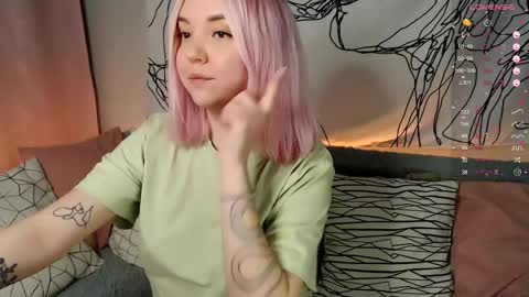 Elizabeth online show from March 4, 9:11 pm