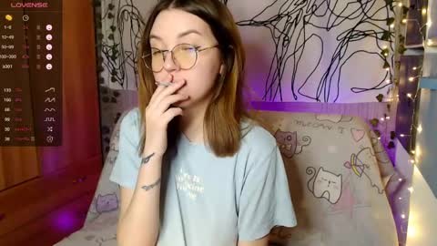 Snapshot of _blonde_barbie_ chatting on May 8, 11:21 pm Elizabeth online show from May 8, 11:21 pm