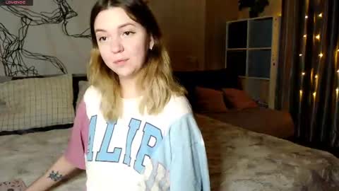 Snapshot of _blonde_barbie_ chatting on August 6, 9:17 pm Elizabeth online show from August 6, 9:17 pm