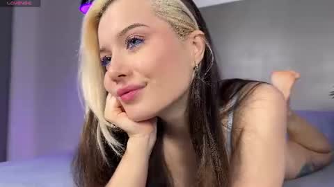 Snapshot of _blowjob_queen_ chatting on June 14, 12:19 am Hey were Vi and Alex VACATION FROM OCTOBER 31 TO NOVEMBER 12. AVAILABLE ON INST online show from June 14, 12:19 am
