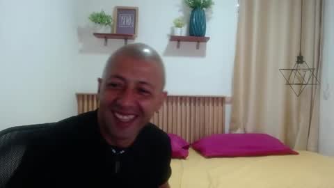 Snapshot of _bonnie__and_clyde chatting on April 18, 8:31 pm _bonnie__and_clyde online show from April 18, 8:31 pm