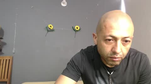 Snapshot of _bonnie__and_clyde chatting on May 12, 8:17 pm _bonnie__and_clyde online show from May 12, 8:17 pm