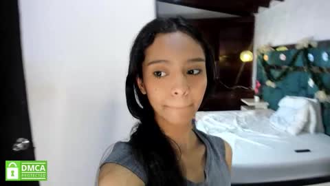 _bonnyandclyde online show from January 5, 5:27 pm