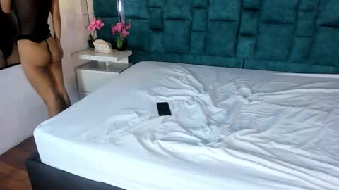 _bonnyandclyde online show from March 4, 11:38 am