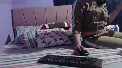 _boombom__ online show from February 12, 11:22 pm