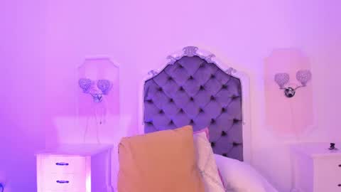 Brenda  online show from June 25, 7:40 pm