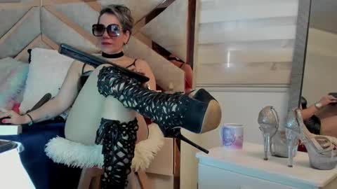 Brenda online show from February 18, 3:32 pm