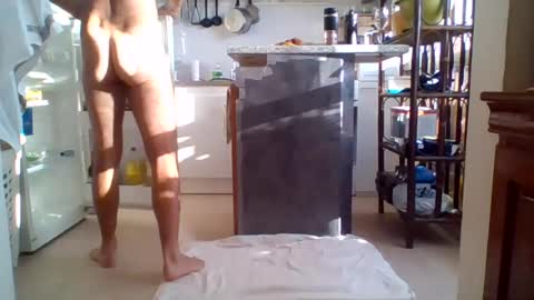 Snapshot of _bubble_buttfunxxx chatting on June 24, 5:28 am _bubble_buttfunxxx online show from June 24, 5:28 am