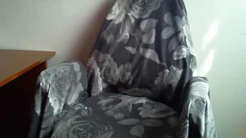 Snapshot of _bunny_b chatting on March 4, 7:19 am I will be back soon  online show from March 4, 7:19 am