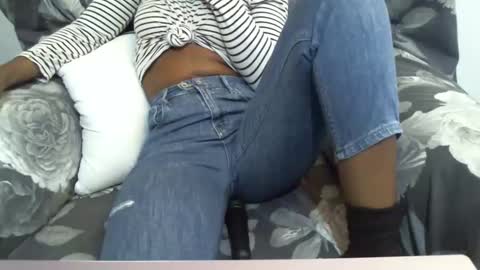 Snapshot of _bunny_b chatting on March 4, 10:24 am I will be back soon  online show from March 4, 10:24 am