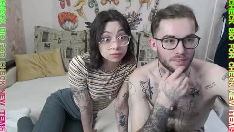 Snapshot of _by_double_sexy_miss_ chatting on March 1, 6:35 am _by_double_sexy_miss_ online show from March 1, 6:35 am