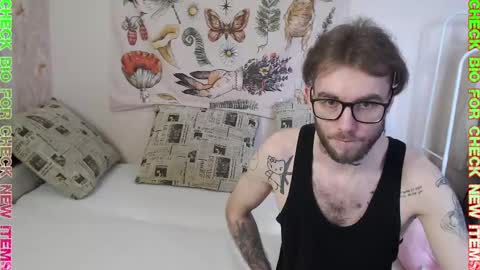 Snapshot of _by_double_sexy_miss_ chatting on March 4, 10:13 am _by_double_sexy_miss_ online show from March 4, 10:13 am