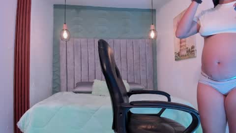Snapshot of _candy_sweet18_ chatting on June 7, 2:59 am _candy_sweet18_ online show from June 7, 2:59 am