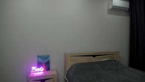   online show from April 18, 9:15 pm