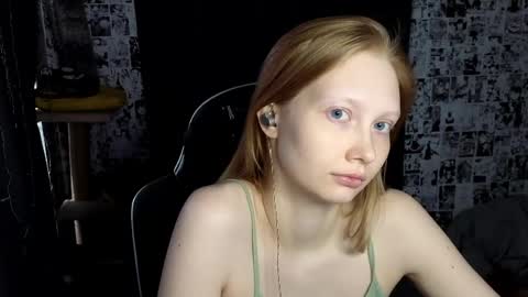 Snapshot of _caramel_milk_ chatting on May 29, 3:26 am Merlizz online show from May 29, 3:26 am